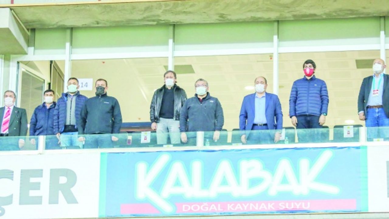 Protokol Samsunspor'u yalnız bırakmadı