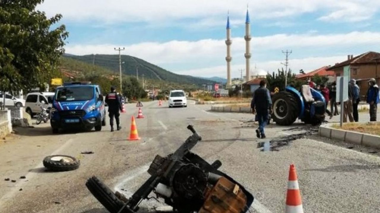 Aydın'daki kazada traktör ikiye ayrıldı