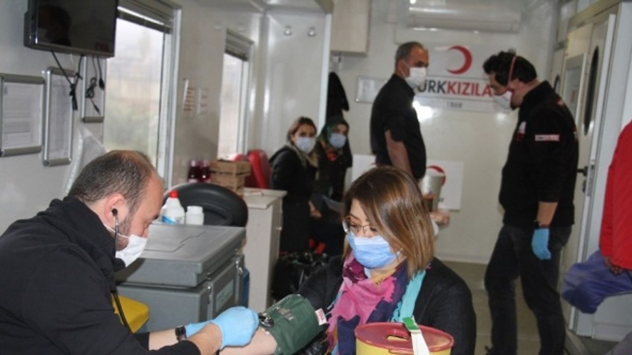 Erzurum GSİM'den Kızılay'a kan bağışı