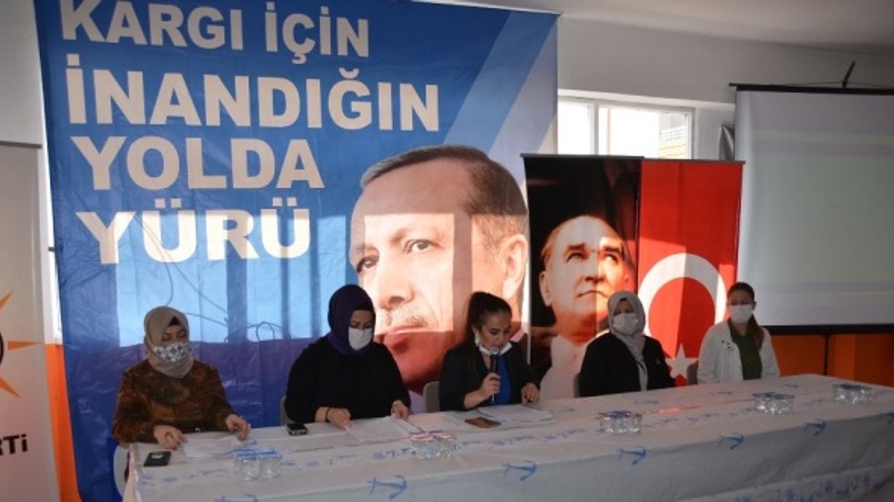 AK Parti"de Esra Peker güven tazeledi