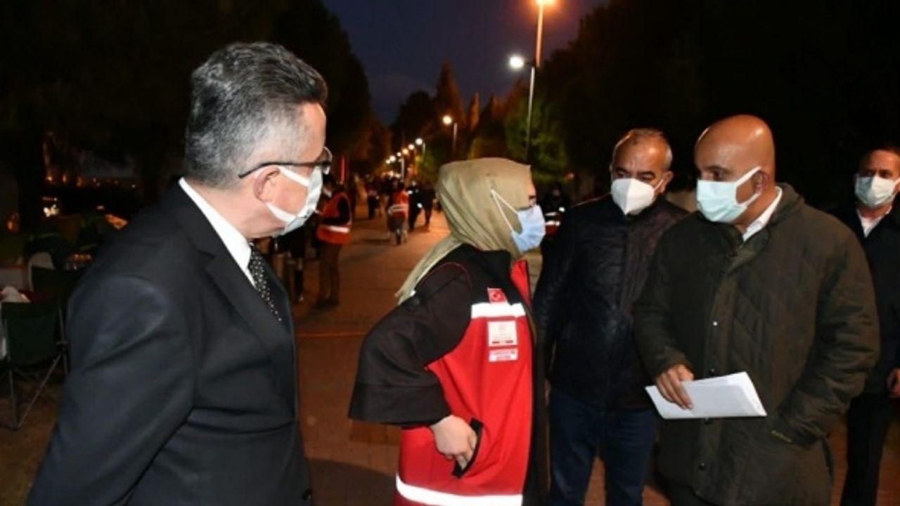 Başkan Bozkurt, İzmir deprem bölgesinde