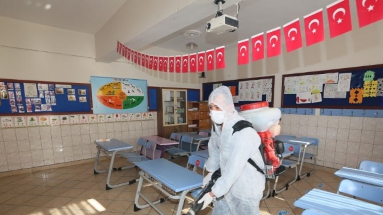 Nevşehir'de okullar dezenfekte edilmeye devam ediyor