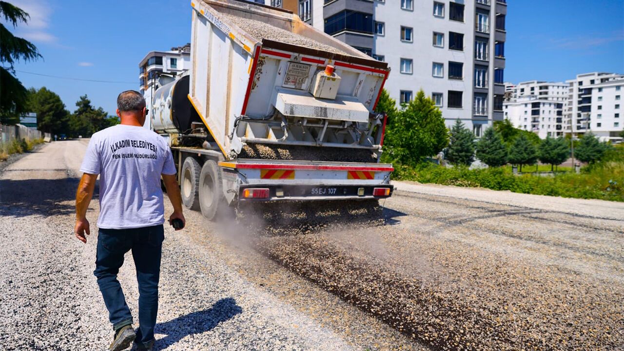 Kırsaldan merkeze yol atağı! İlkadım'da çalışmalar sürüyor