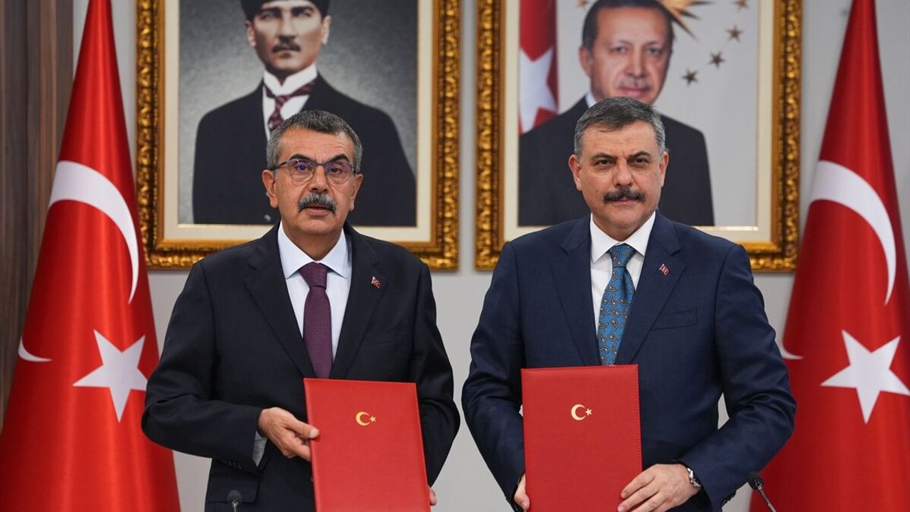 Bakan Çiftçi duyurdu: Okullara 31 bin bahçe görevlisi