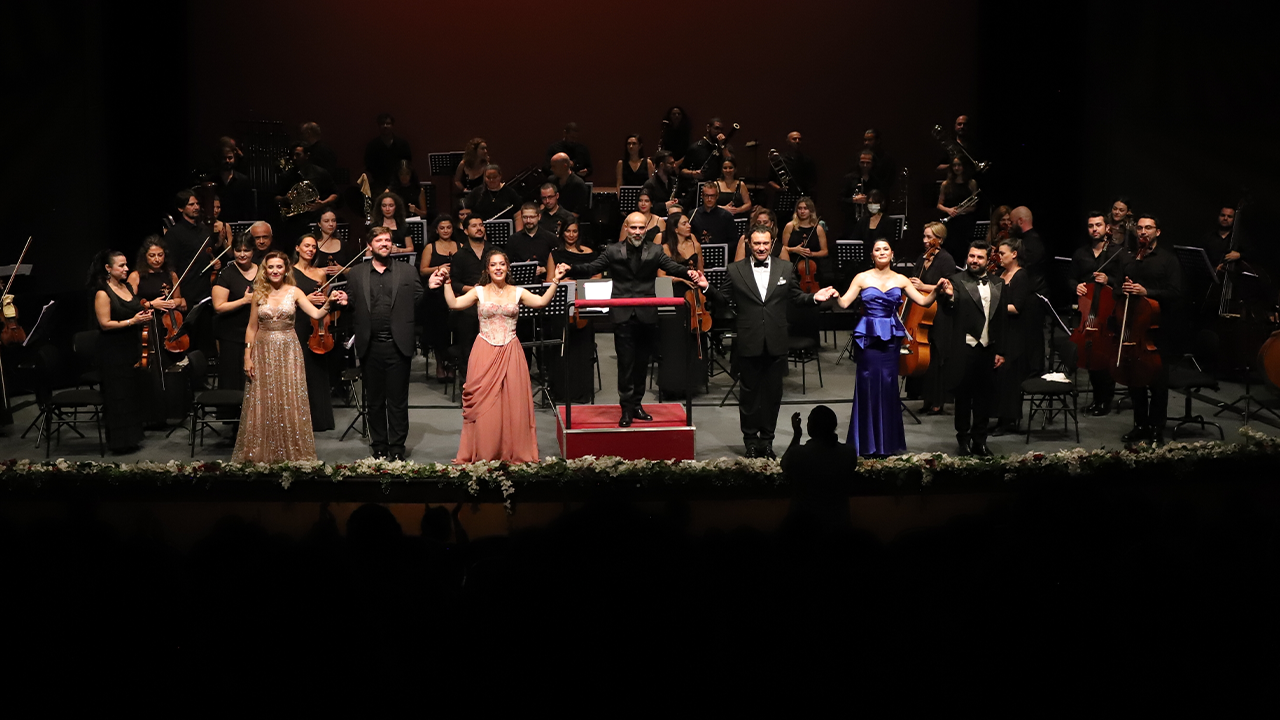 Samsun'da sanat dolu gece: Gala Konseri ilgi gördü