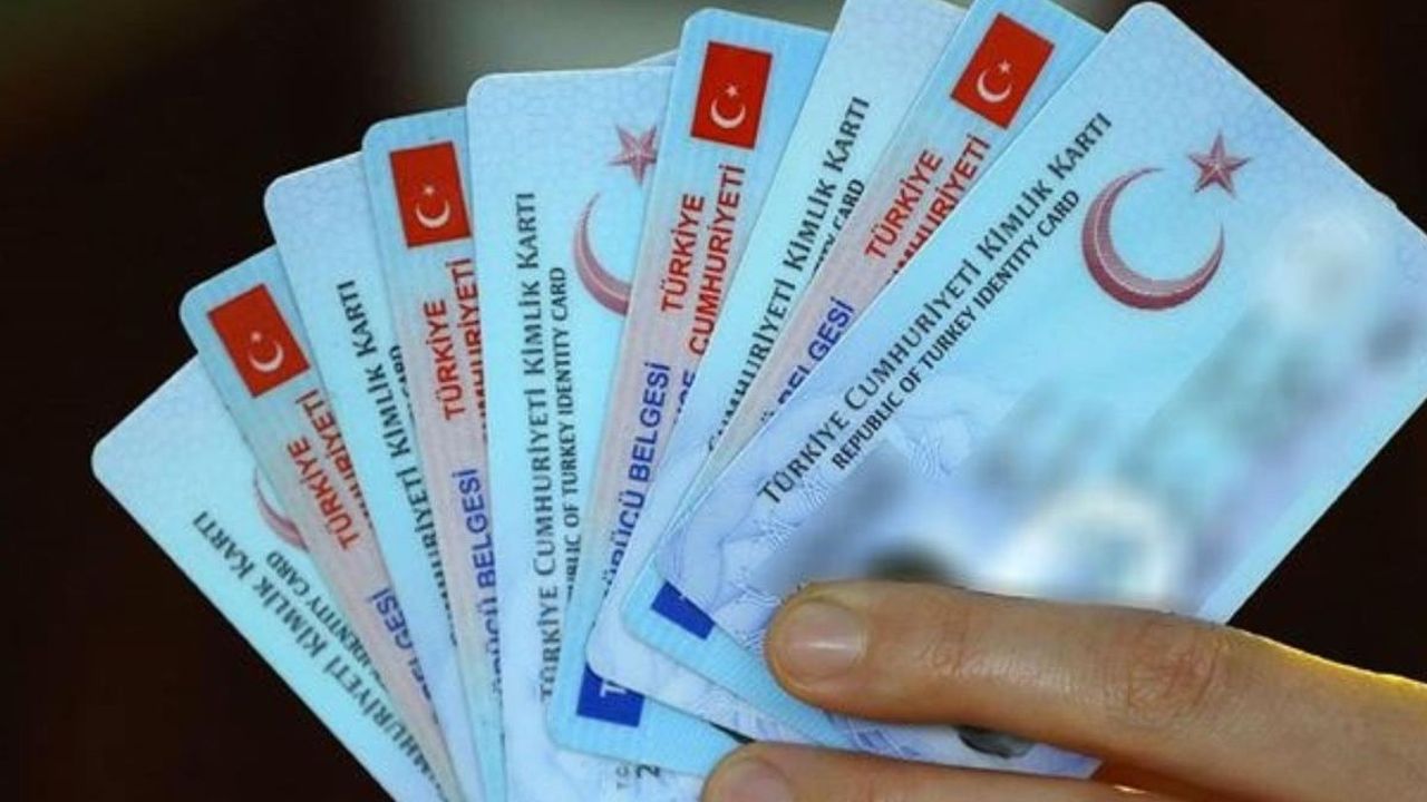 Çipli kimlik kartlarında 10 yıllık süre doluyor! Ücret belli oldu