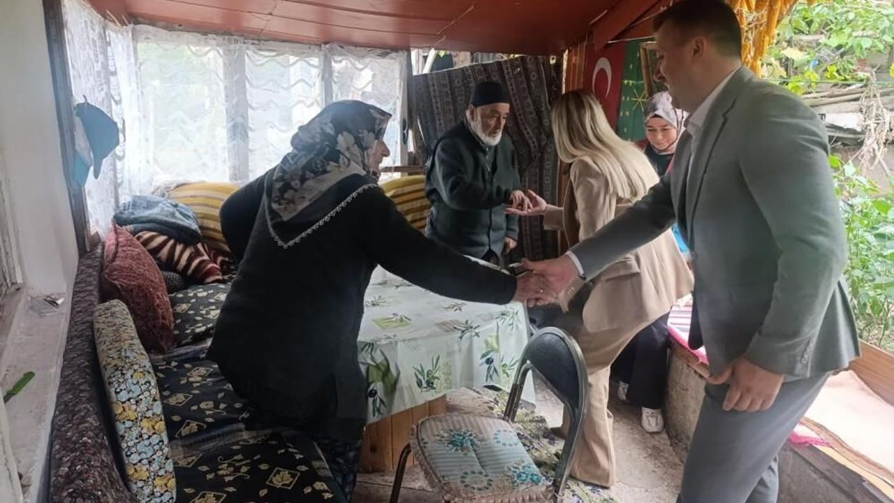 Havza’da yaşlılara Dünya Yaşlılar Günü vefası