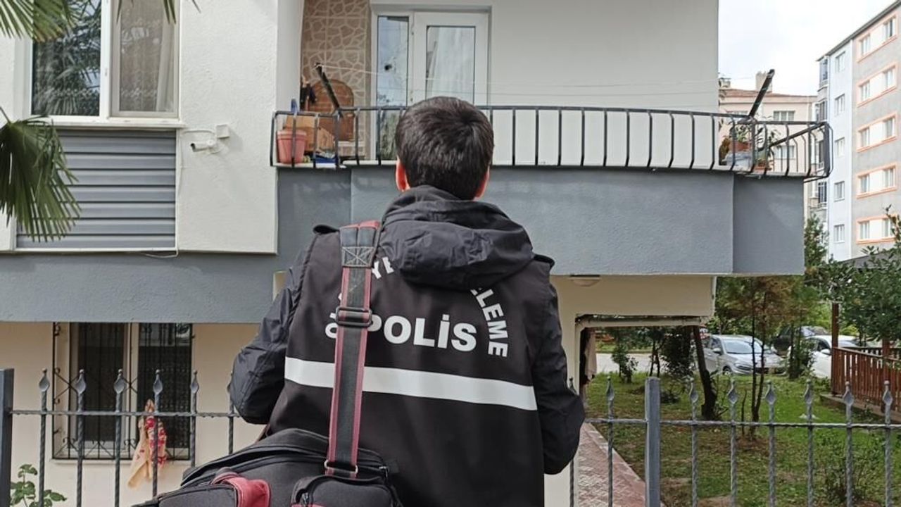 Samsun’da evde tüfekle oynarken silah ateş aldı