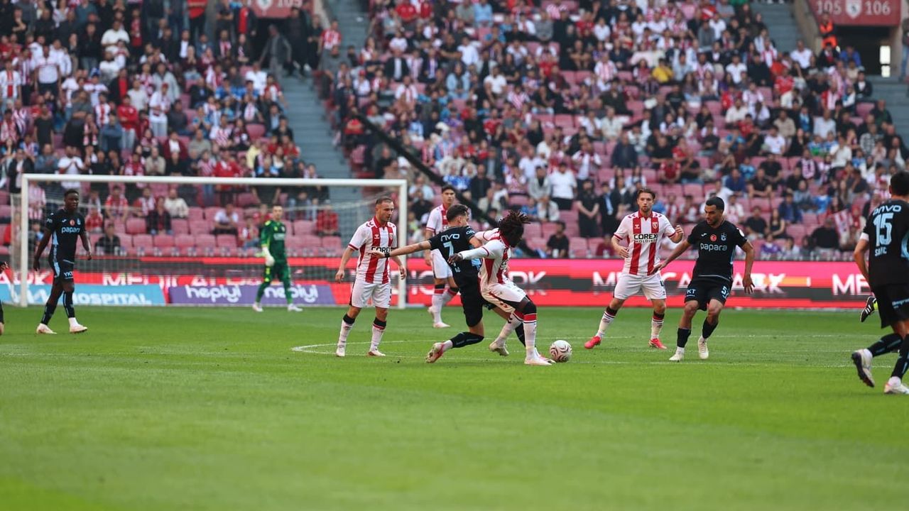 Derbide ilk yarı sona erdi! Samsunspor: 0 - Trabzonspor: 3