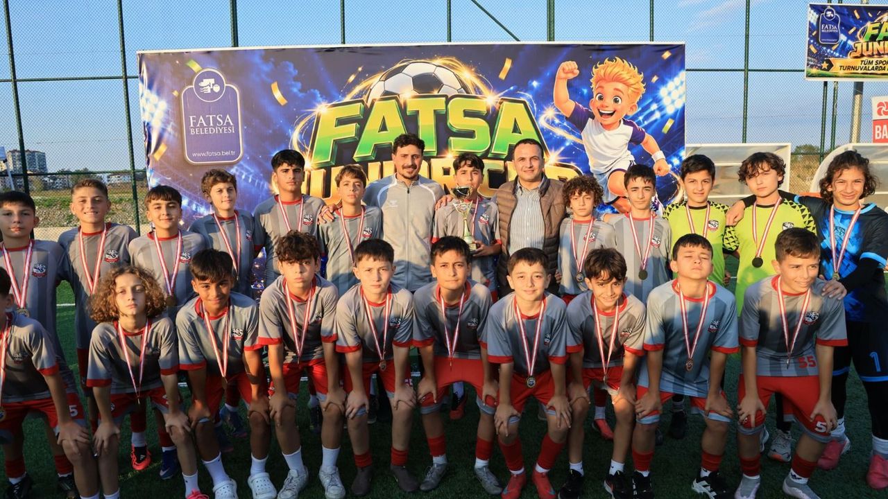 Samsun'da Neon Cup’a Kadıköyspor damgası
