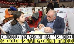 Canik Belediye Başkanı İbrahim Sandıkçı, öğrencilerin sınav heyecanına ortak oldu