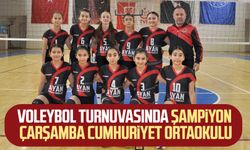 Voleybol turnuvasında şampiyon Çarşamba Cumhuriyet Ortaokulu