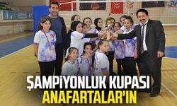 Voleybol'da Anafartalar Ortaokulu şampiyon oldu