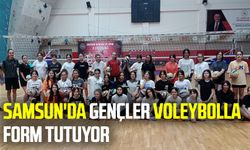 Samsun'da gençler voleybolla form tutuyor