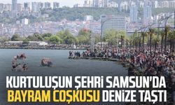 Kurtuluşun şehri Samsun'da bayram coşkusu denize taştı