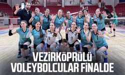 Vezirköprülü voleybolcular finalde