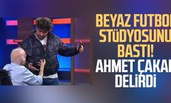 Beyaz Futbol stüdyosunu bastı! Ahmet Çakar delirdi