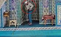 Camide yaptığı rezilliğe bakın: Kimse görmüyor sandı ama kamera kayıttaydı