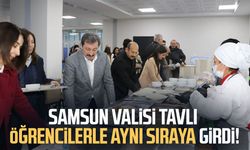Samsun Valisi Orhan Tavlı öğrencilerle aynı sıraya girdi!