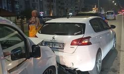 Samsun'da 3 araç birbirine girdi! 3 yaralı