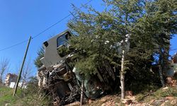 Samsun’da çay yüklü tır devrildi! Sürücü yaralı