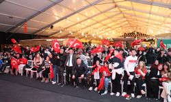 Samsun’da “Bizim Çocuklar”a büyük destek: Dev ekranda milli maç coşkusu