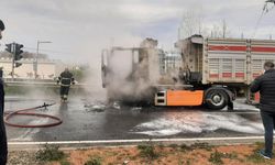 Samsun'da seyir halindeki tır alevlere teslim oldu!