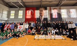 Alaçam’da voleybol heyecanı: Gençler kupalarına kavuştu