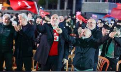 Canik'de dev ekran kuruldu, milli coşku ilçeyi sardı