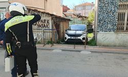 Kaldırımda bariyer, yolda tehlike! 2 yaşındaki çocuk yaralandı