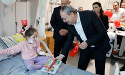 Samsun Şehir Hastanesi’nde 23 Nisan coşkusu: MHP'li İlyas Topsakal'dan ziyaret