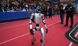 Samsun'da teknoloji rüzgarı! Robotlar birincilik için yarıştı