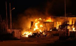 Samsun’da muz deposunda korkutan yangın! Alevler yükseldi