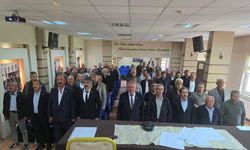 Kavak Muhtarlar Derneği’nde Alper Demiroğlu güven tazeledi