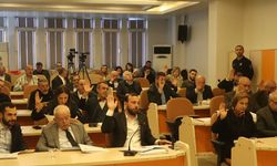 Atakum Belediye Meclisi’nde borç ve maaş tartışması!