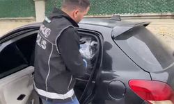 Atakum’da araç ve evde arama: Binlerce hap ele geçirildi