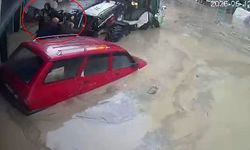 Canlarını zor kurtardılar! Samsun'da sel felaketi kamerada