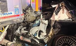 Giresun’da korkunç kaza: Tıra çarpan sürücü öldü