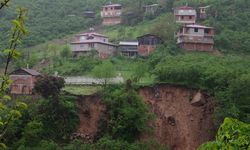 Karadeniz'de heyelan! 11 ev tahliye edildi