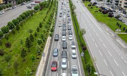 Samsun yolunda bayram trafiği: Yoğunluk havadan görüntülendi
