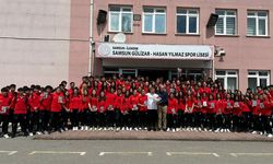 Samsun'da efsane futbolcu Tanju Çolak’a öğrencilerden yoğun ilgi