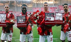 Samsunspor’da veda zamanı! Emektarlara plaket