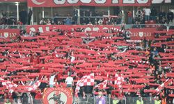 Samsunspor-Galatasaray maçında sezonun tribün rekoru kırıldı!