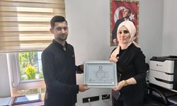 Samsun'da 21 yaşındaki muhtar Emirhan Çepe mazbatasını aldı!