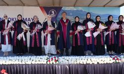OMÜ İlahiyat Fakültesi'nde mezuniyet coşkusu