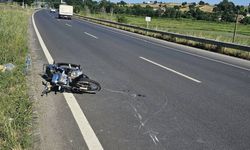 Samsun'da seyir halindeki motosikletin lastiği patladı! 2 yaralı