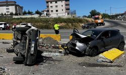 Samsun'da o kavşakta iki otomobil çarpıştı: 3 yaralı!