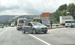 Samsun'da kontrolden çıkan otomobil refüje çarptı!