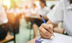 Bakan Tekin duyurdu! Cuma günü okullar tatil edildi