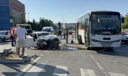 Samsun'da otomobil ile halk otobüsü çarpıştı: 7 yaralı